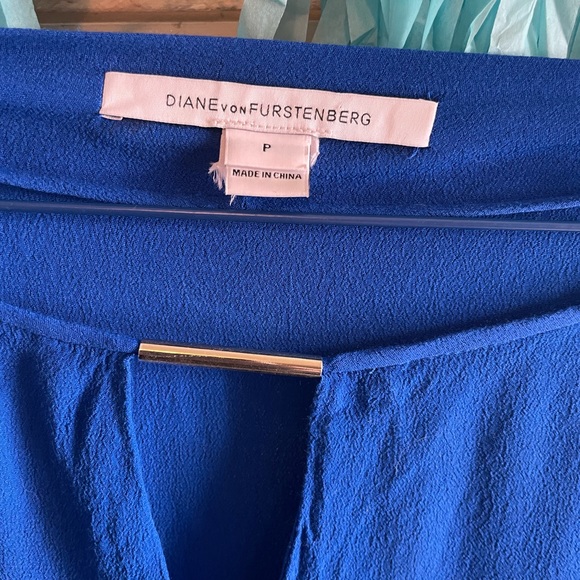 💛Diane Von Furstenburg Blouse. Size Large. - Picture 3 of 4